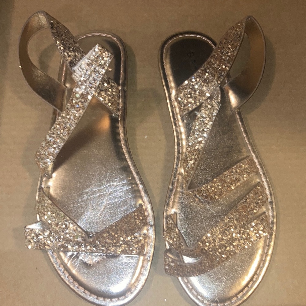 Bamboo sparkle gold sandals size 8